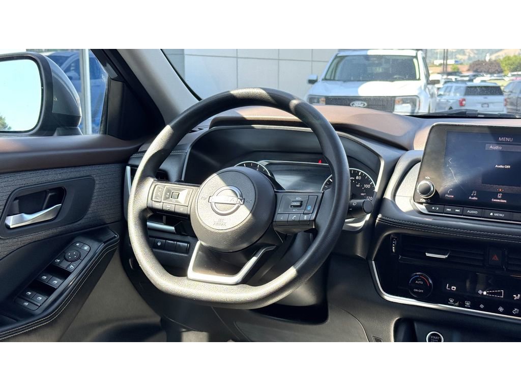 Used 2022 Nissan Rogue SV image 15