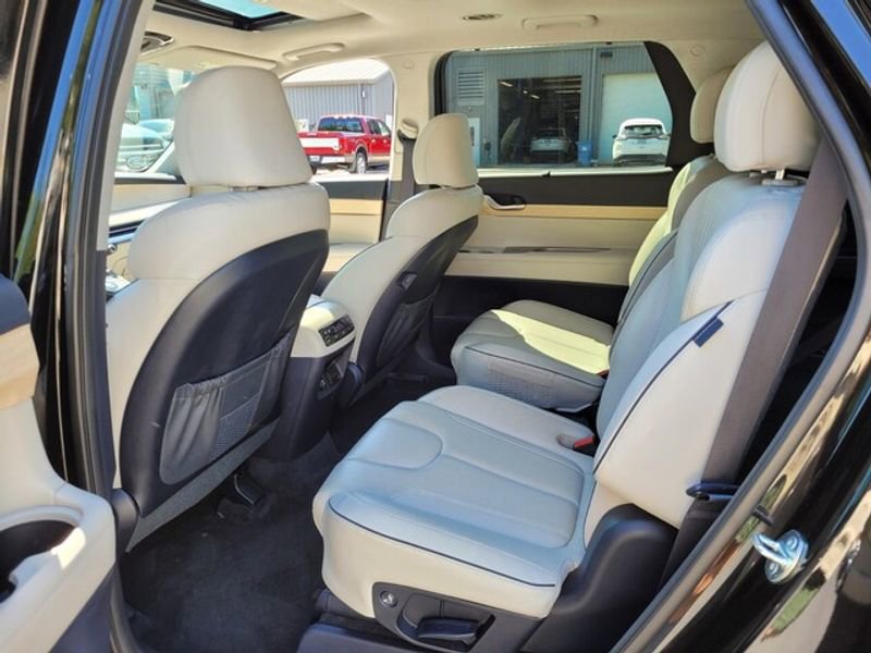 Used 2024 Hyundai Palisade Limited image 7