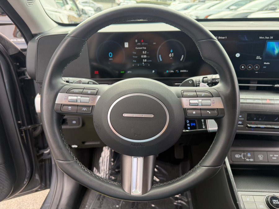 Used 2024 Hyundai Kona SEL FWD image 12