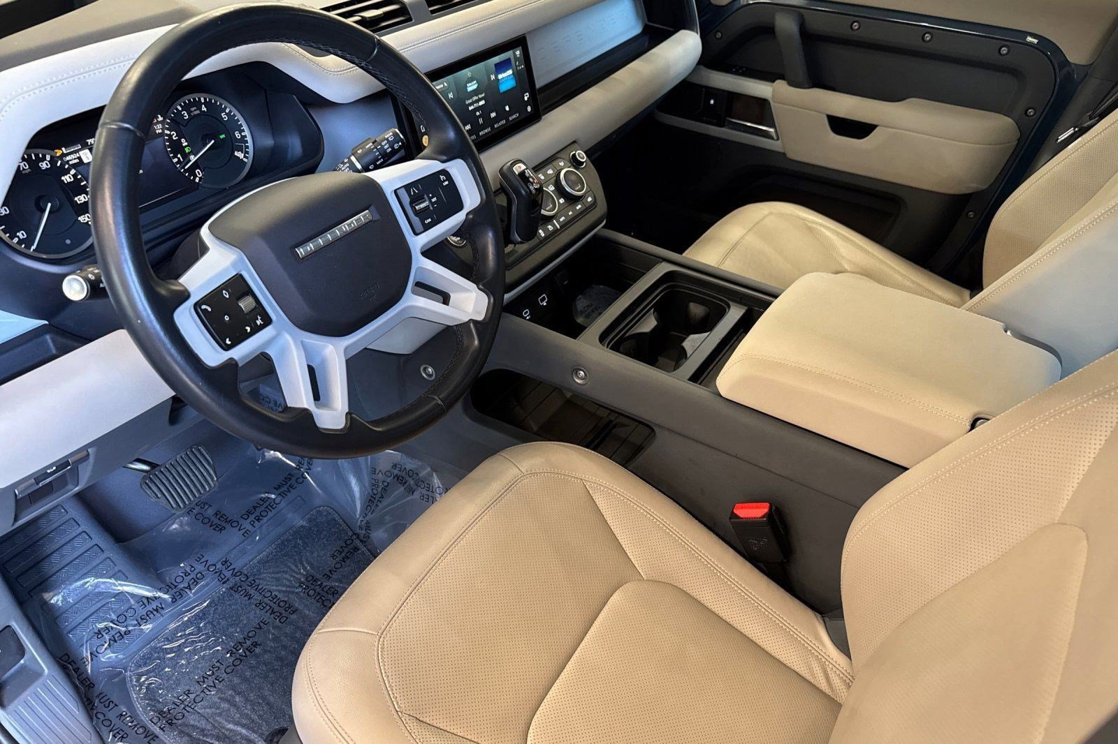 Used 2023 Land Rover Defender 110 SE AWD/4WD image 4