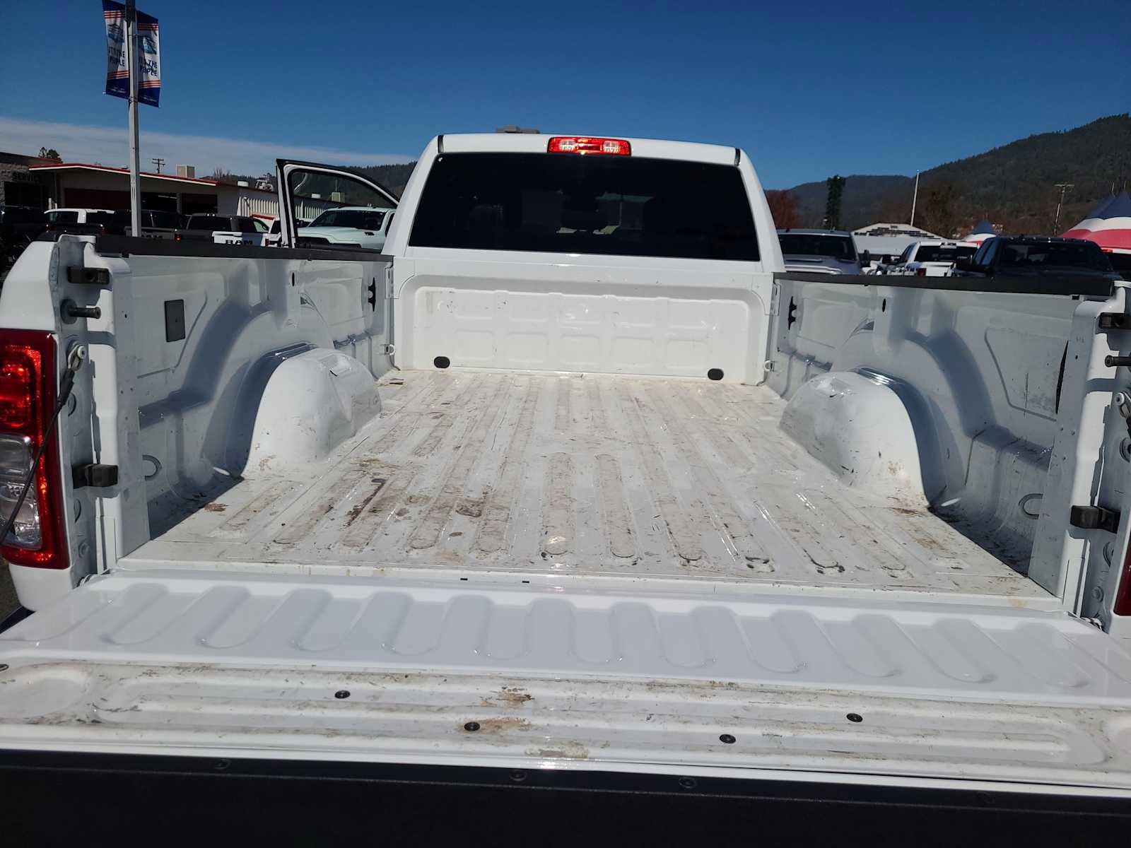 Used 2024 RAM 3500 Big Horn image 27