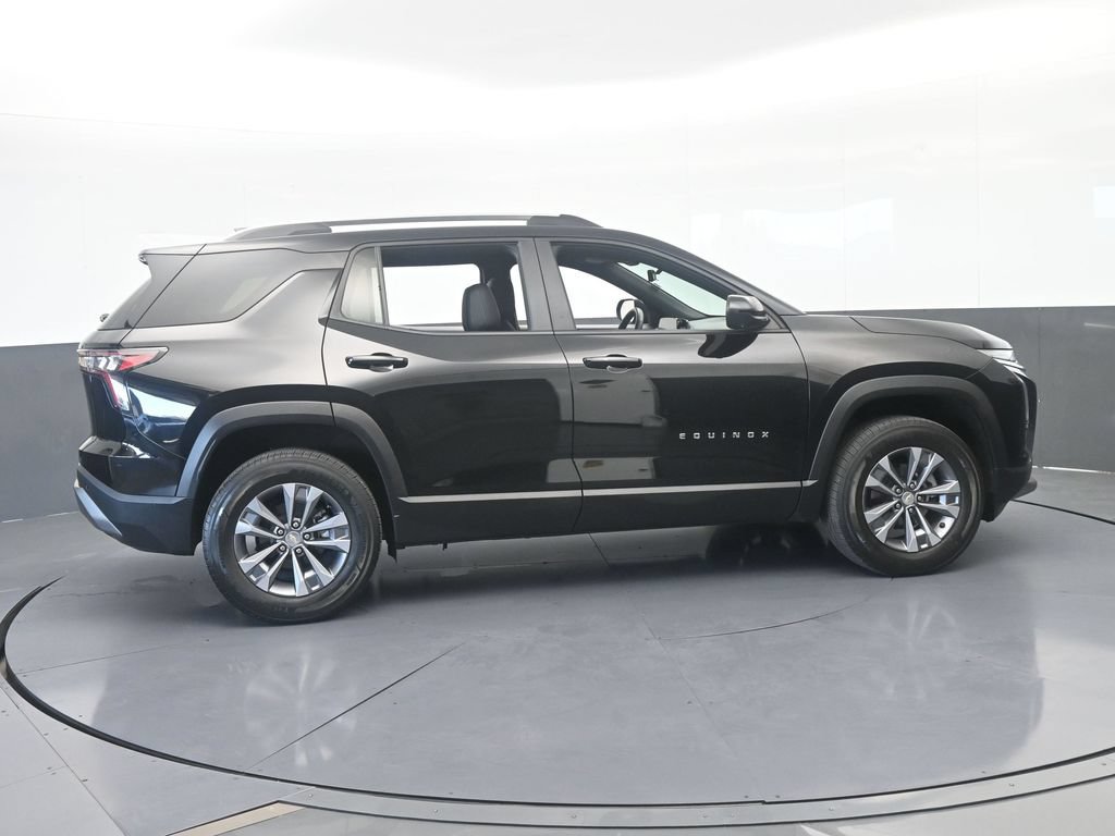 Used 2025 Chevrolet Equinox LT w/ Convenience Package II FWD image 7