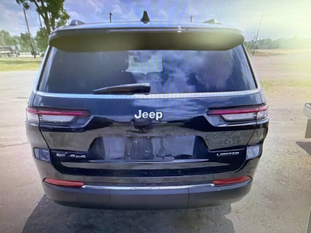 Used 2022 Jeep Grand Cherokee L Limited AWD/4WD image 4