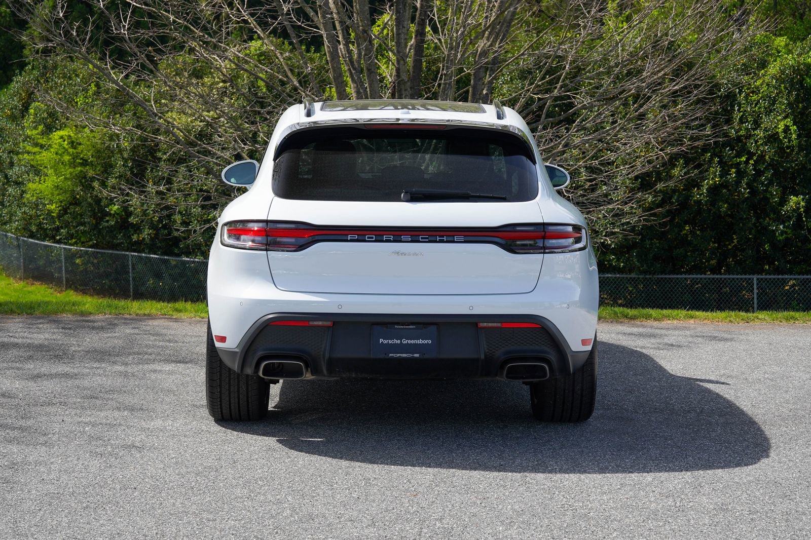 Certified 2025 Porsche Macan image 6