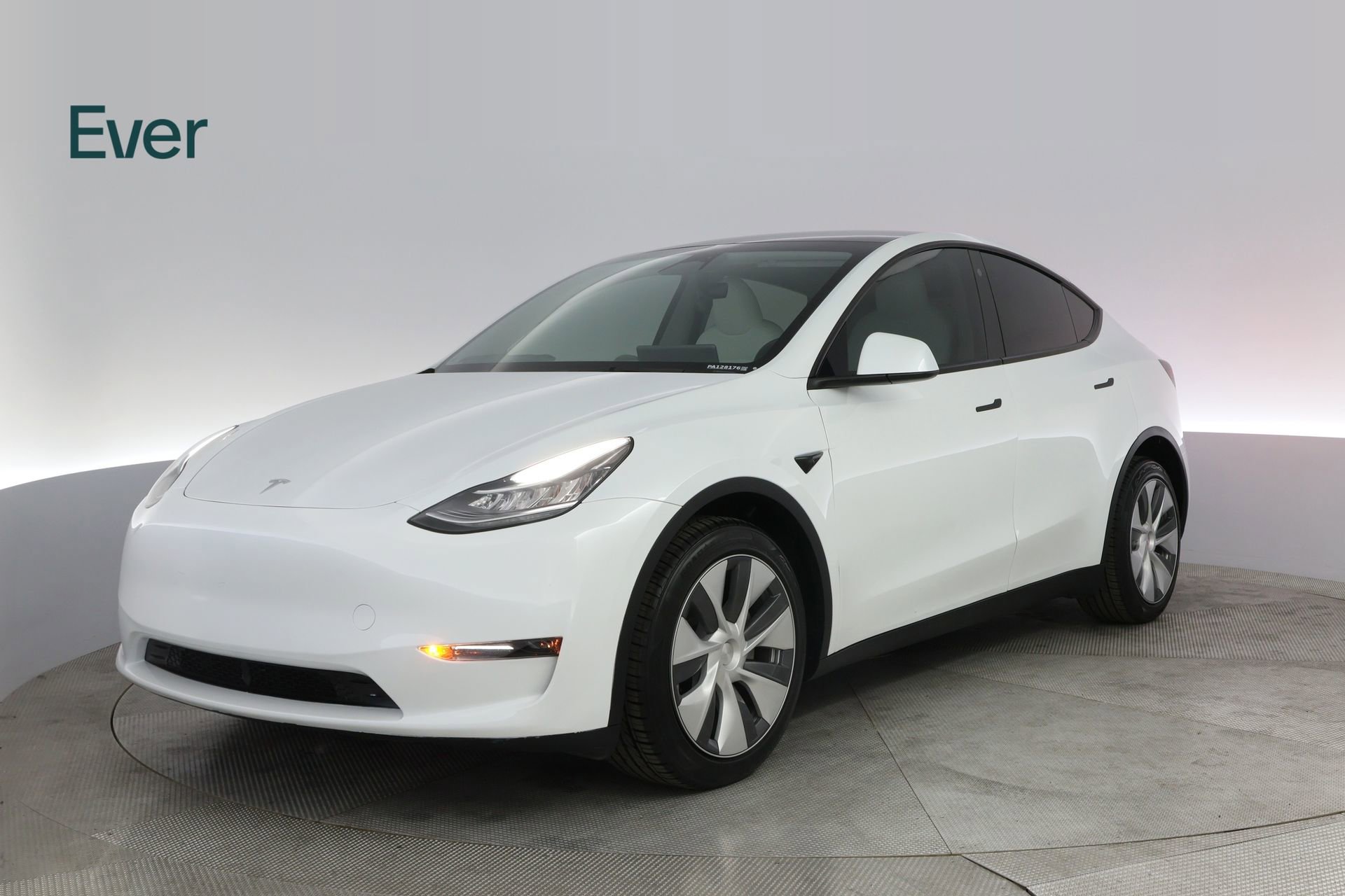 Used 2023 Tesla Model Y Long Range image 2