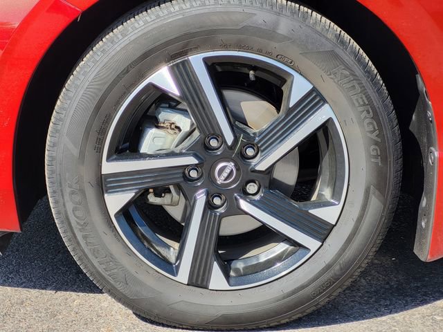 Certified 2025 Nissan Sentra SV FWD image 7