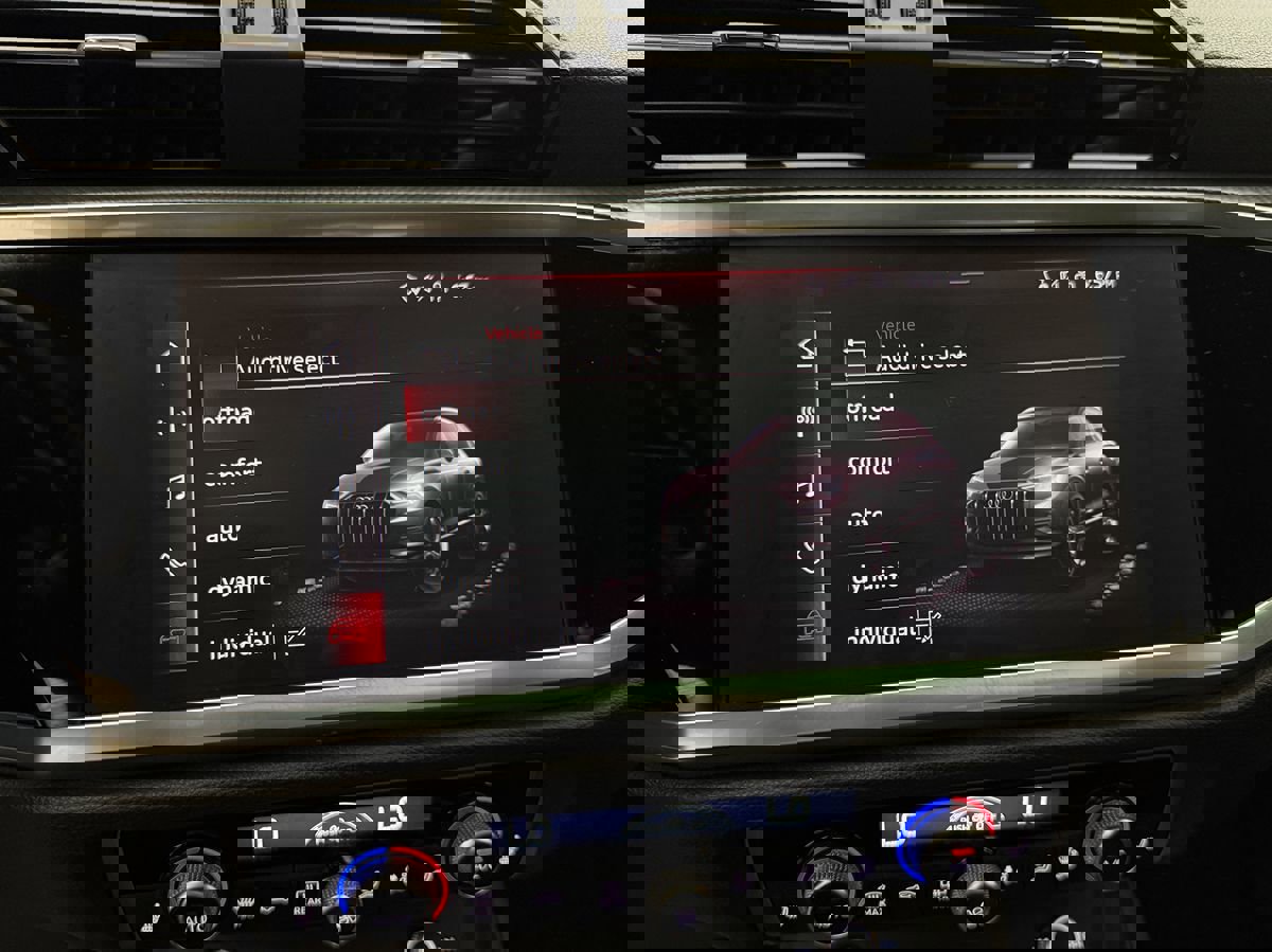 Used 2022 Audi Q3 2.0T Premium Plus w/ Premium Plus Package image 26