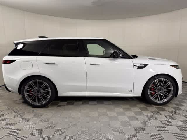 New 2027 Land Rover Range Rover Sport Dynamic SE AWD/4WD image 9