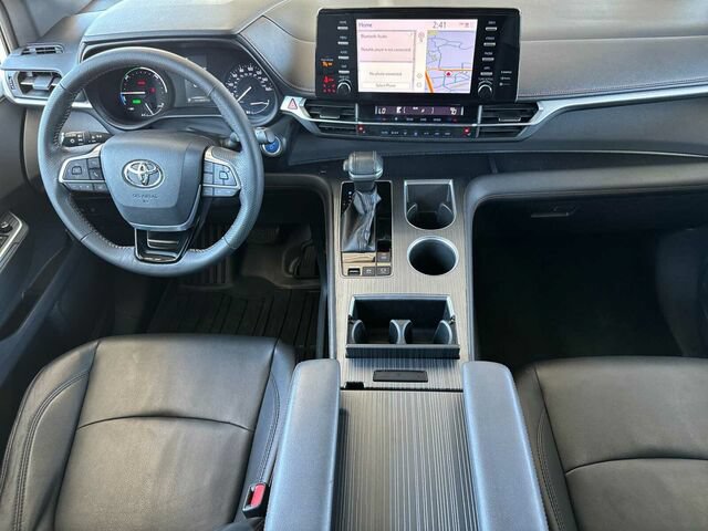 Used 2021 Toyota Sienna XSE FWD image 17