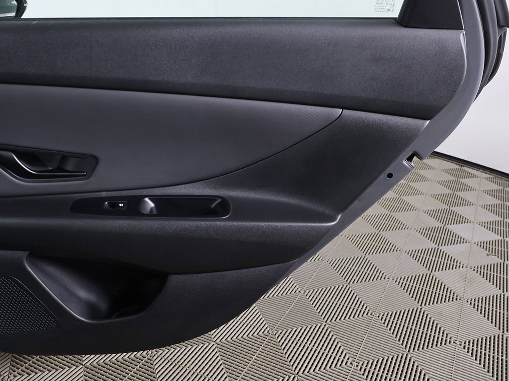 Certified 2024 Hyundai Elantra Limited FWD image 26