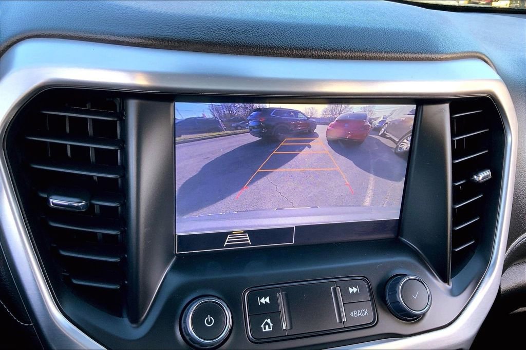 Used 2023 GMC Acadia SLE image 11