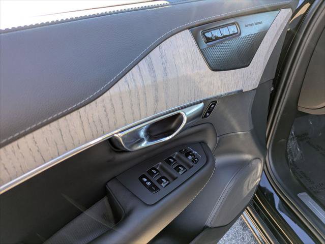 Used 2023 Volvo XC90 T8 Ultimate image 11