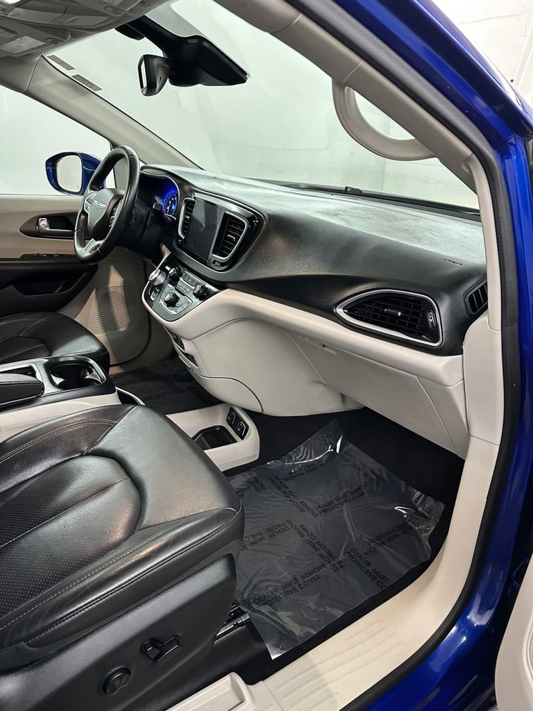 Used 2018 Chrysler Pacifica Touring-L Plus w/ Advanced Safetytec Group image 41