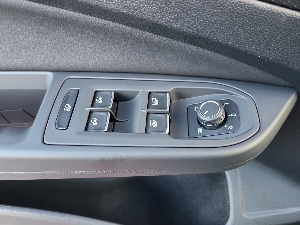 Used 2024 Volkswagen Golf R AWD/4WD image 11