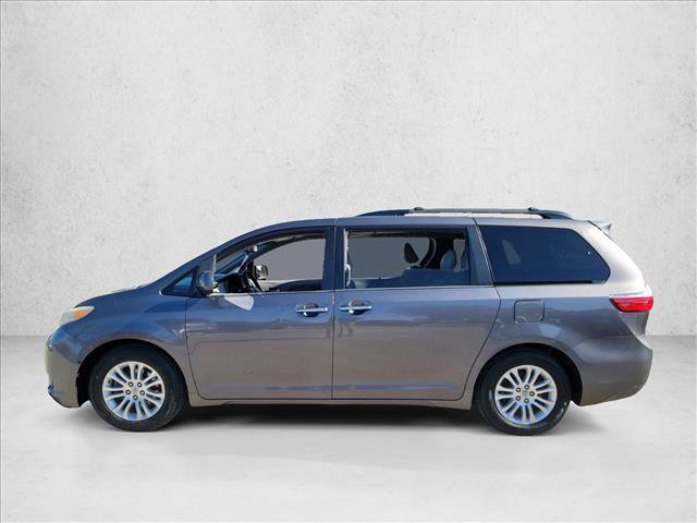 Used 2015 Toyota Sienna XLE image 8