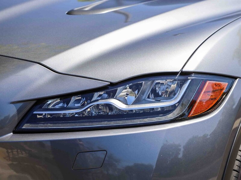 Used 2020 Jaguar F-PACE SVR AWD/4WD image 10