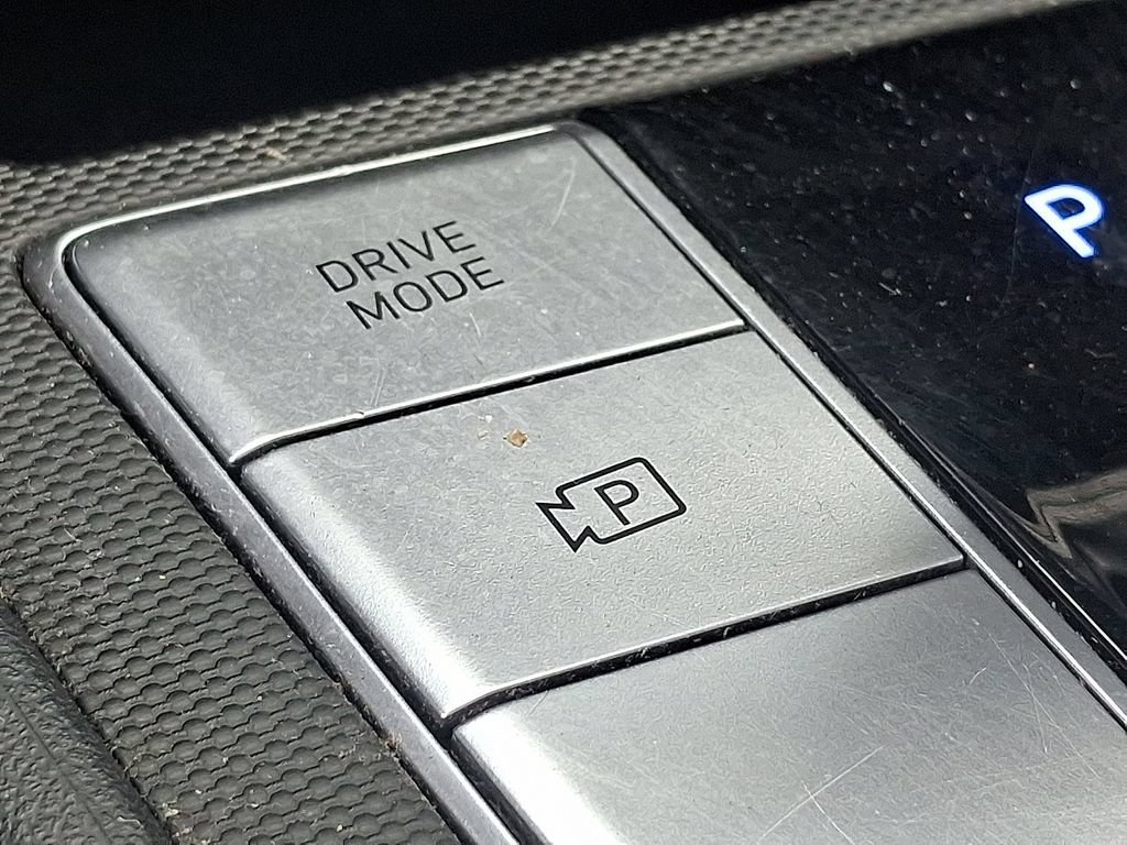 Used 2023 Hyundai Elantra SEL FWD image 25