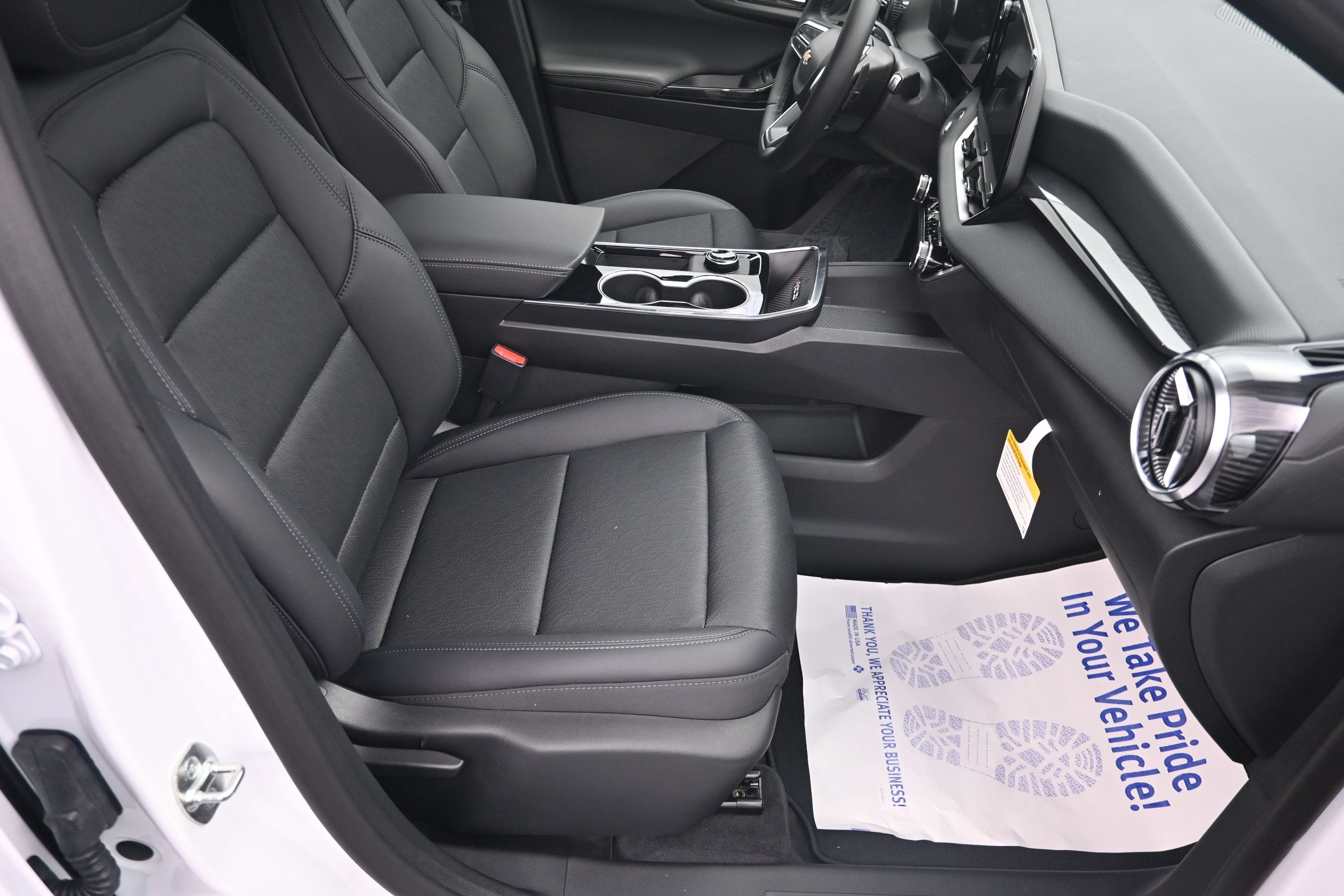 New 2027 Chevrolet Equinox LT w/ Convenience Package II FWD image 35