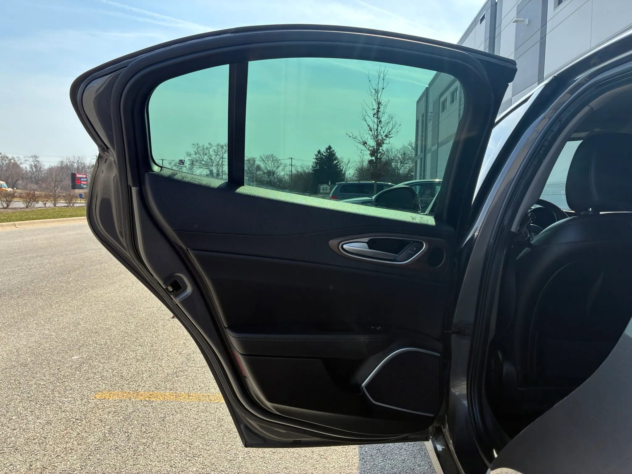 Used 2017 Alfa Romeo Giulia Ti image 15