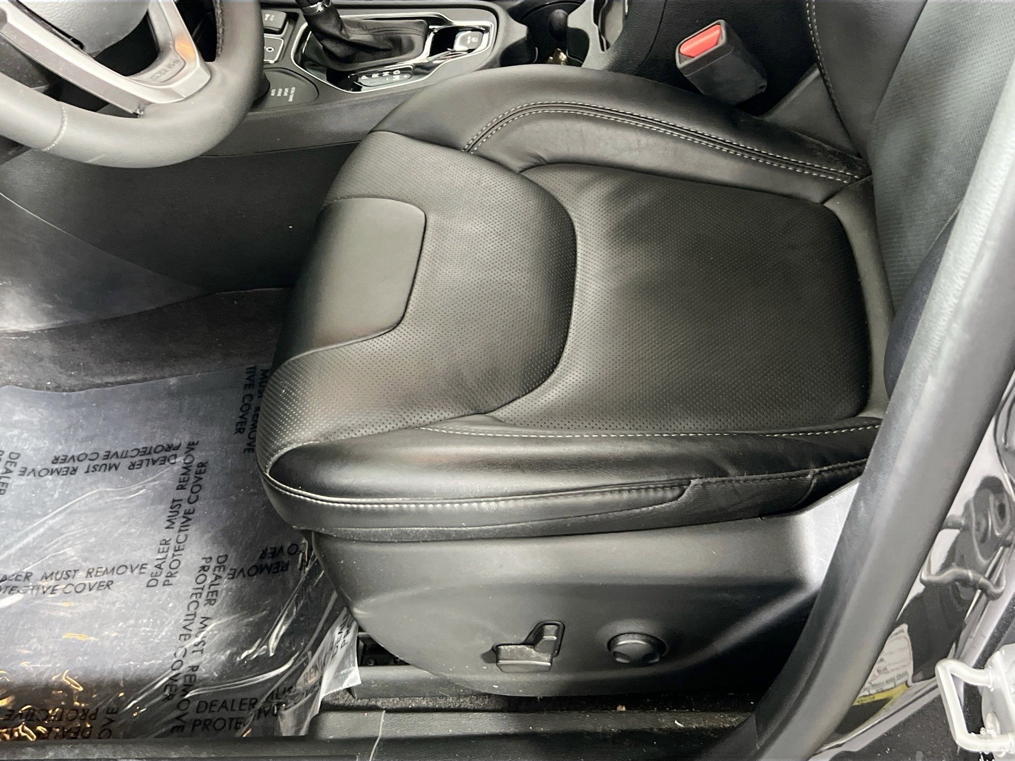 Used 2022 Jeep Cherokee Limited image 18