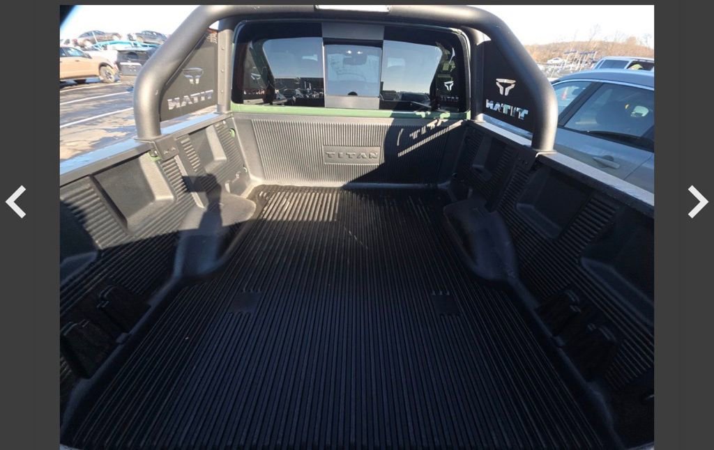 Used 2024 Nissan Titan SV w/ SV Bronze Edition Package image 17