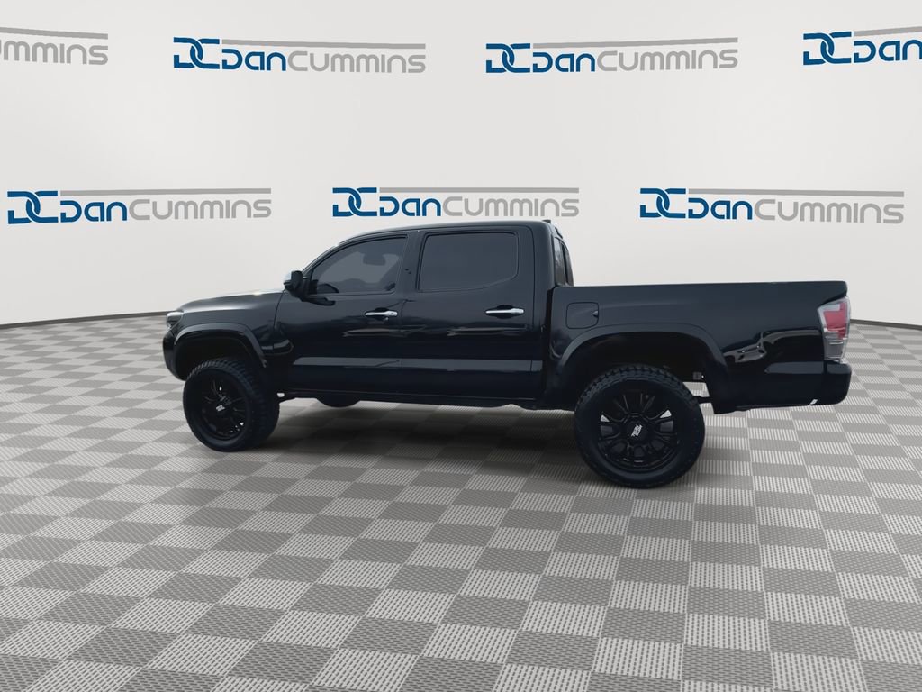 Used 2016 Toyota Tacoma Limited w/ Towing Package image 5