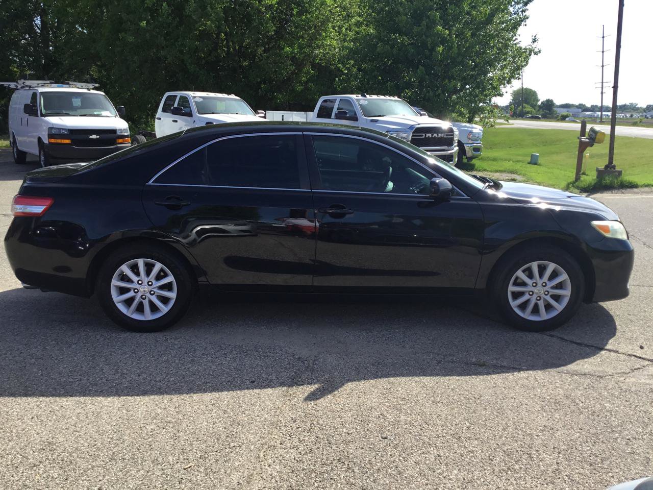 Used 2010 Toyota Camry XLE FWD image 5