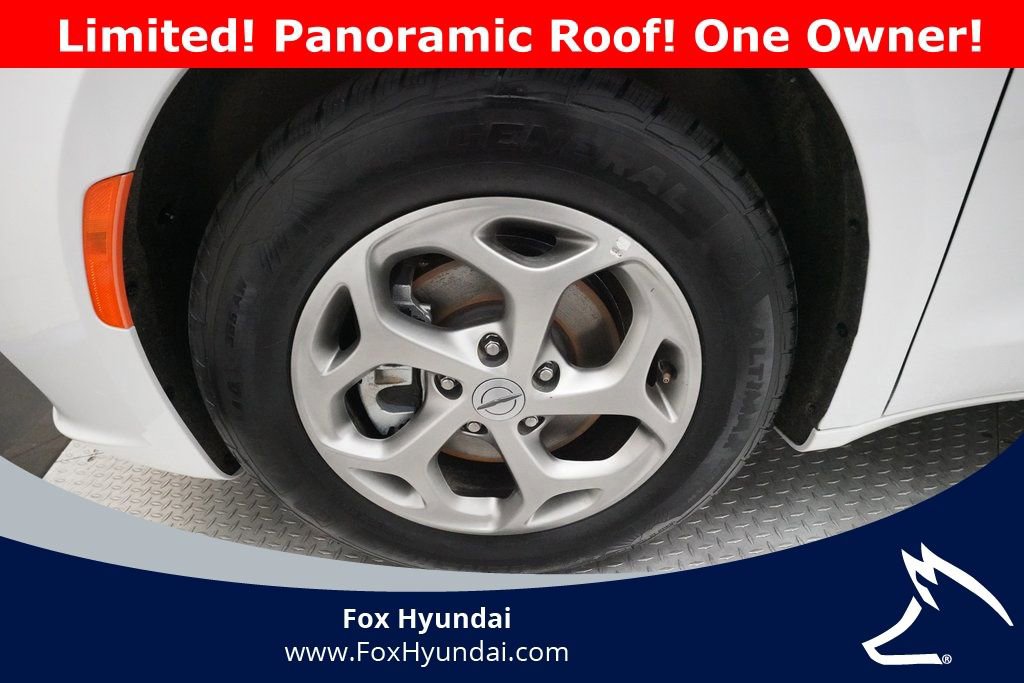 Used 2024 Chrysler Pacifica Limited image 28
