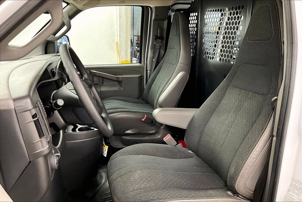 Used 2025 Chevrolet Express 2500 w/ Driver Convenience Package RWD image 21
