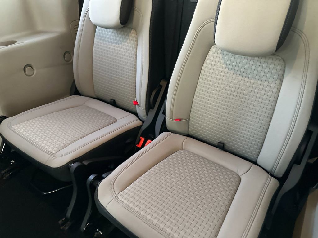 Certified 2023 Ford Transit Connect XLT image 14