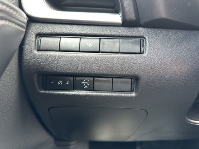 Used 2023 Nissan Rogue SV image 25