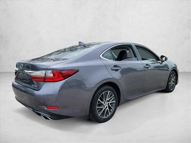 Used 2017 Lexus ES 350 w/ Luxury Package image 5