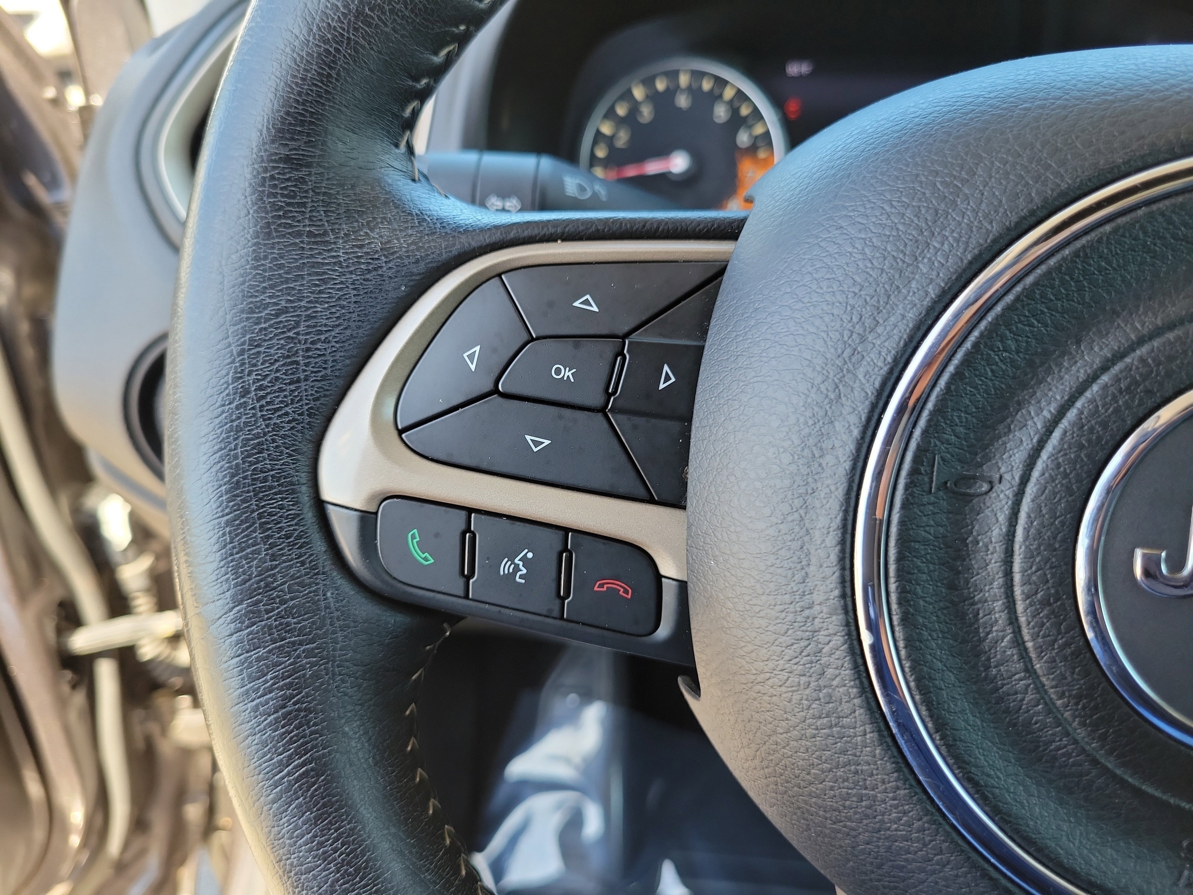 Used 2016 Jeep Renegade Limited AWD/4WD image 21