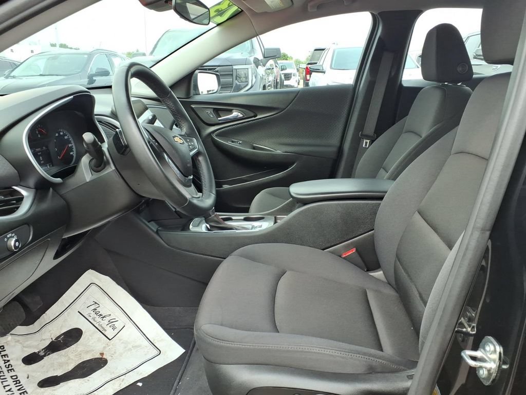 Used 2023 Chevrolet Malibu RS FWD image 12
