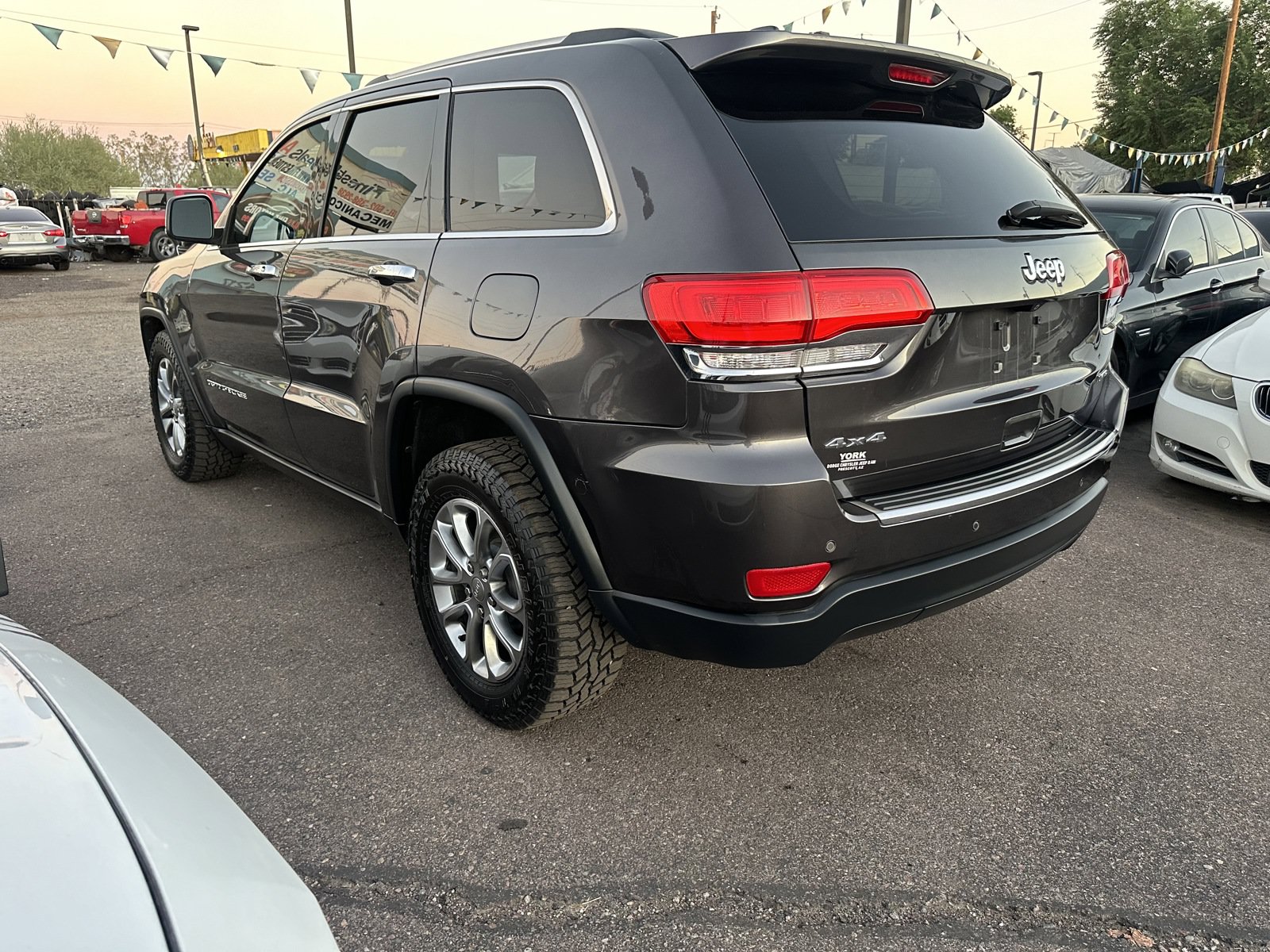 Used 2015 Jeep Grand Cherokee Limited AWD/4WD image 5