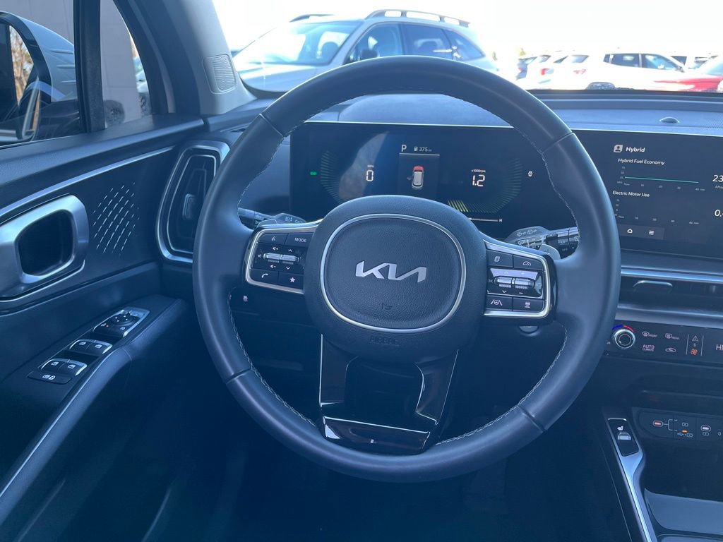Certified 2025 Kia Sorento EX image 17