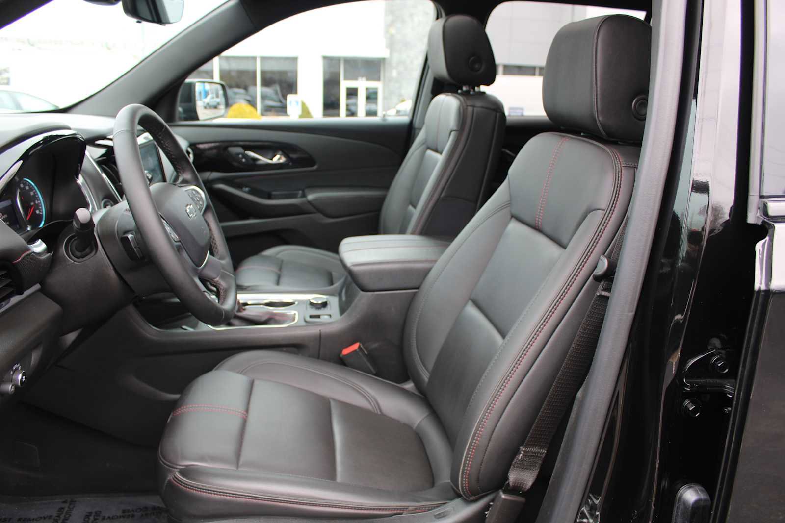 Certified 2023 Chevrolet Traverse RS image 9