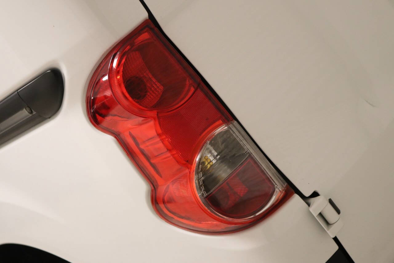 Used 2020 Nissan NV200 S w/ Back Door Glass Package image 89