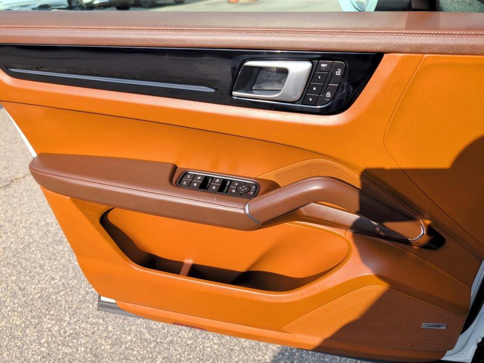 Used 2022 Porsche Cayenne Coupe image 16