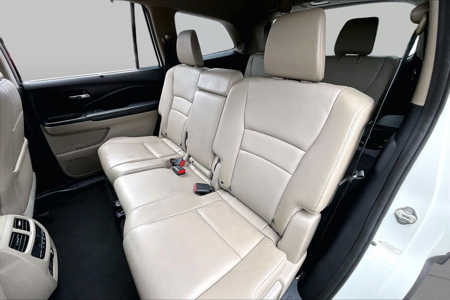 Used 2016 Honda Pilot Touring image 21