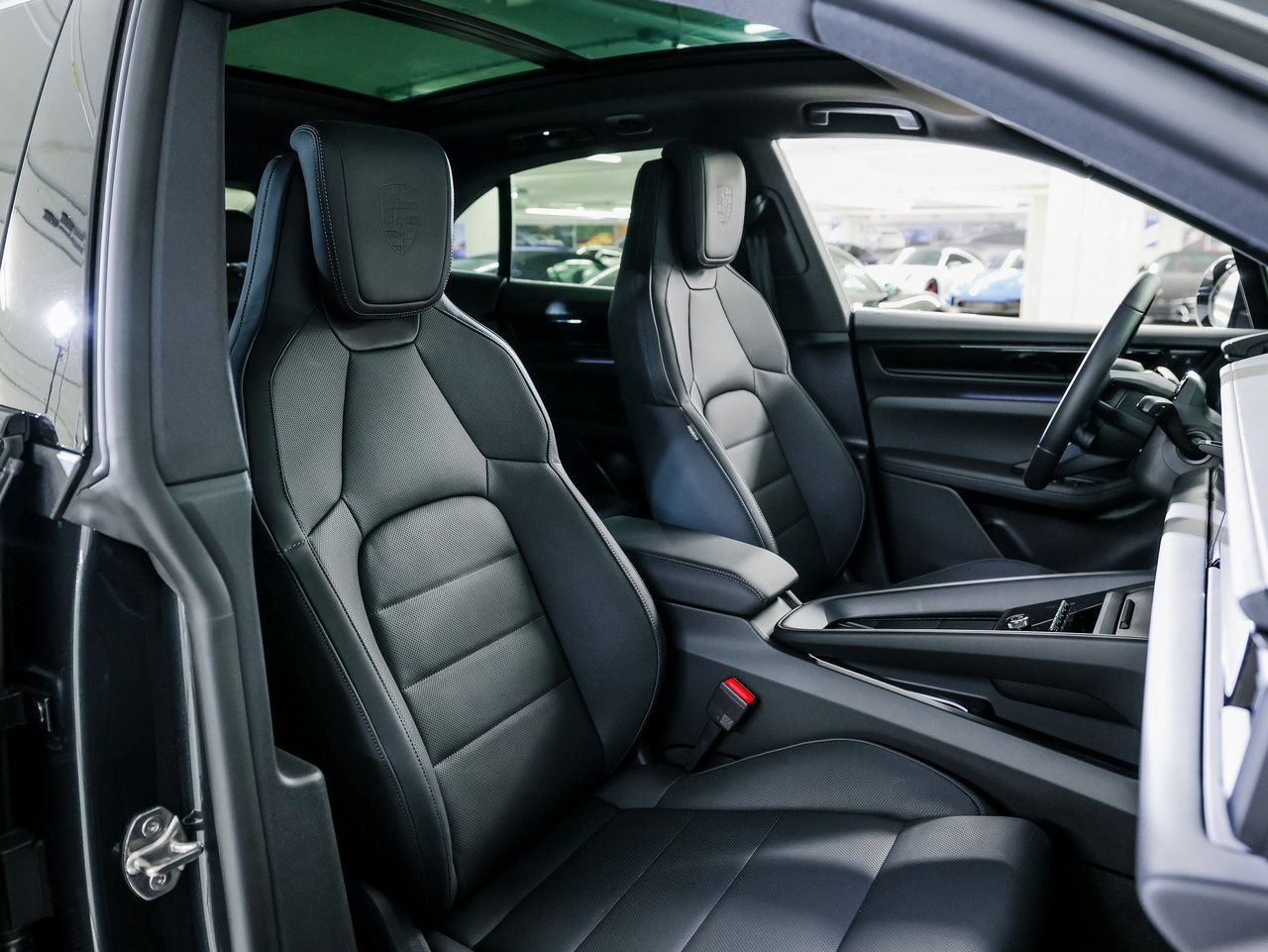 New 2026 Porsche Macan Electric RWD image 31