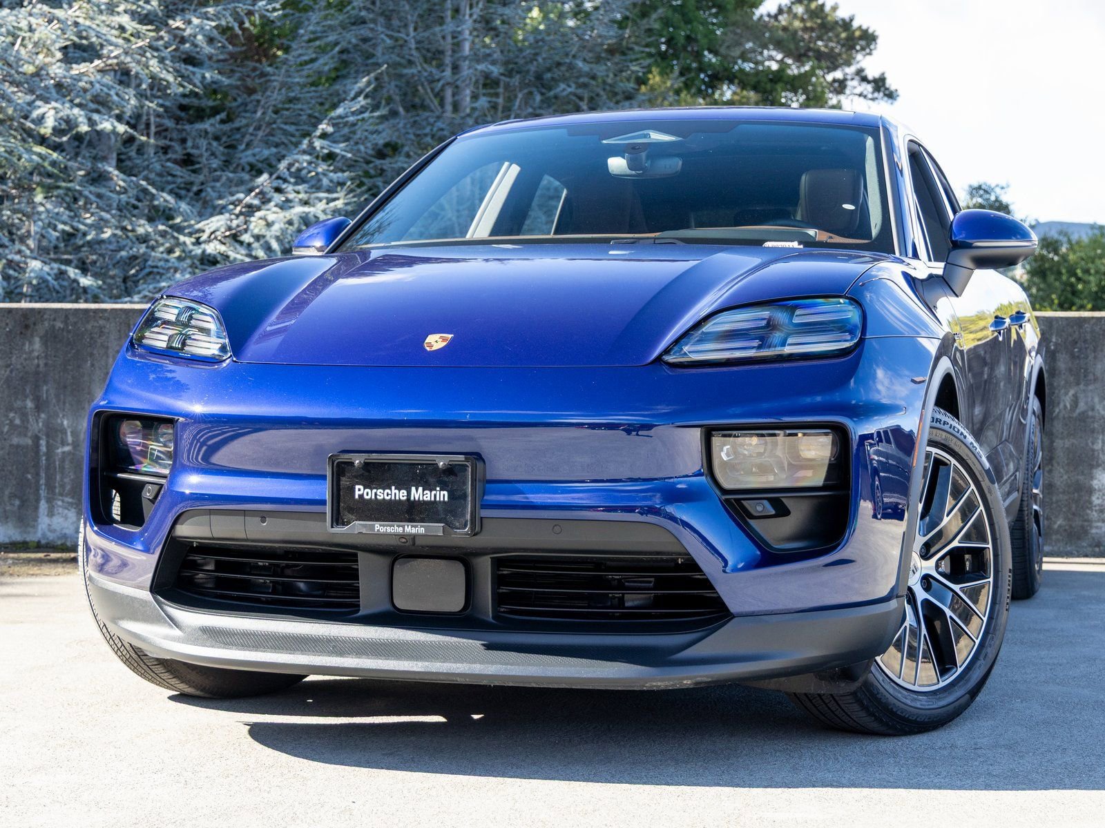 Certified 2025 Porsche Macan 4 Electric image 7