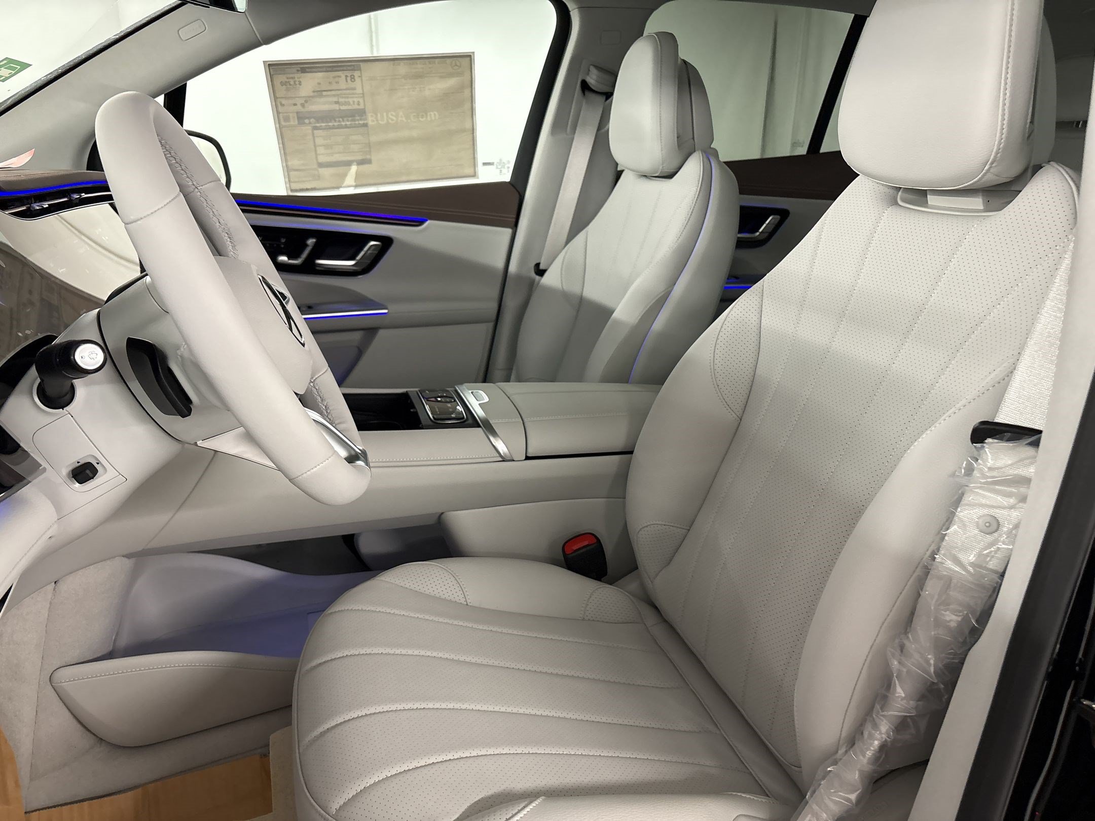 New 2026 Mercedes-Benz EQE 320 4MATIC SUV image 22