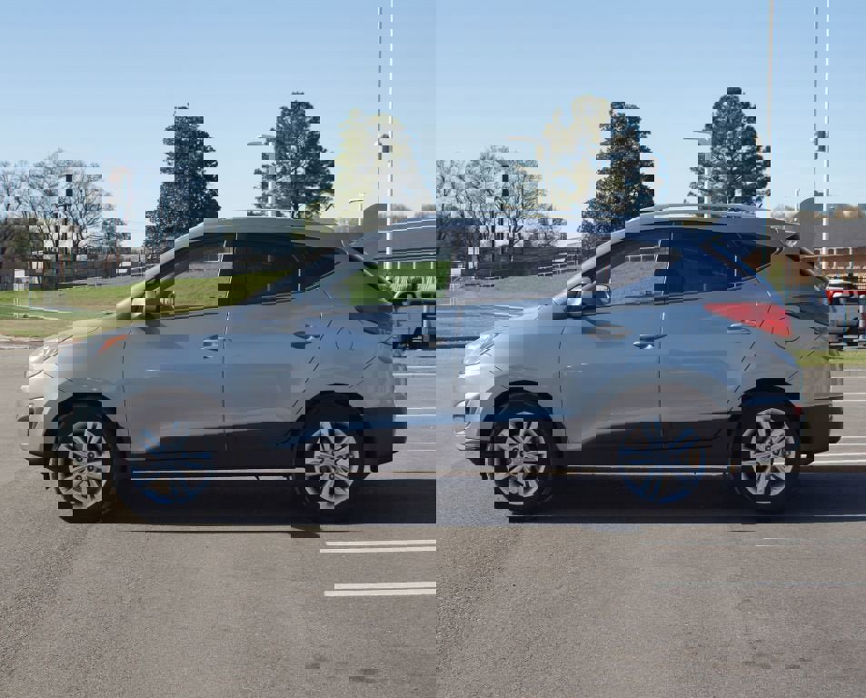 Used 2011 Hyundai Tucson GLS image 8