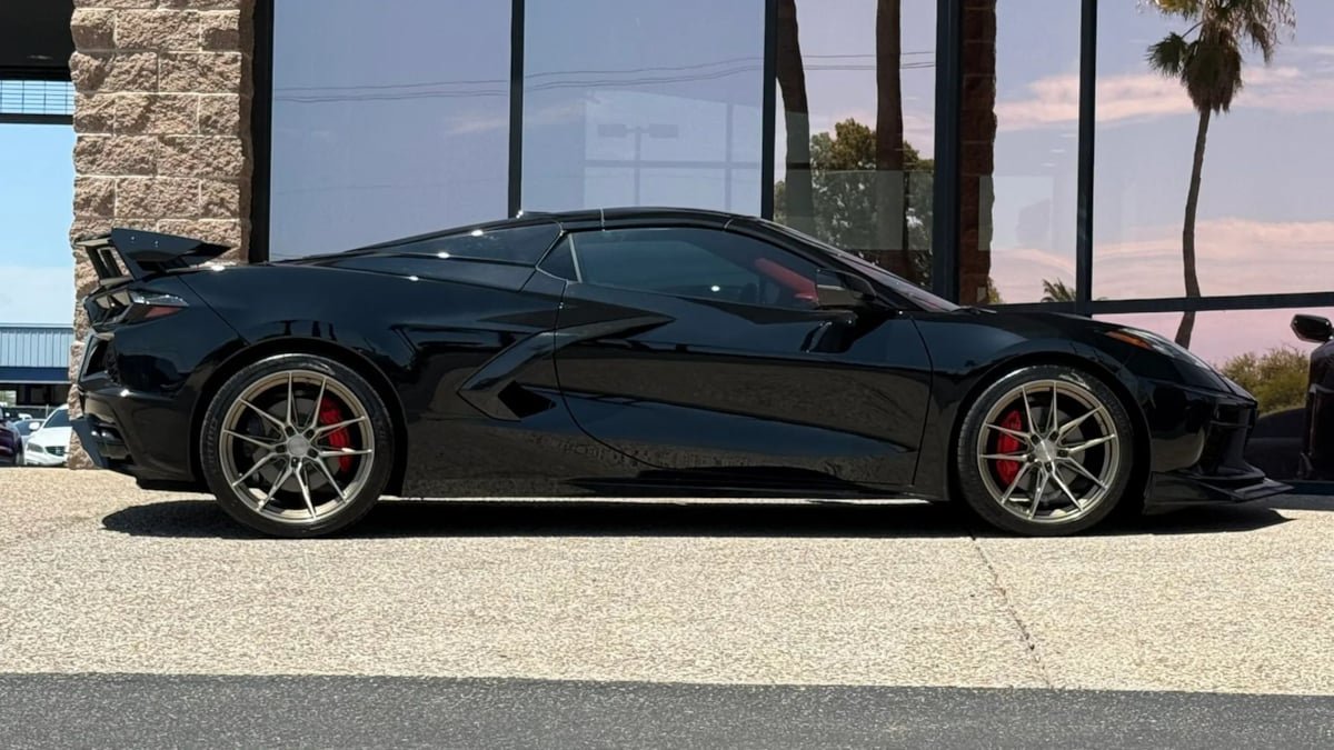 Used 2024 Chevrolet Corvette Stingray Premium Conv w/ 3LT RWD image 14