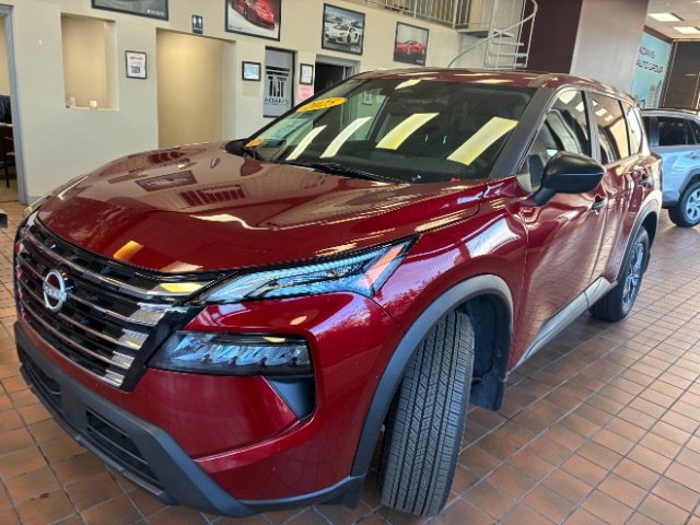 Used 2025 Nissan Rogue S FWD image 8
