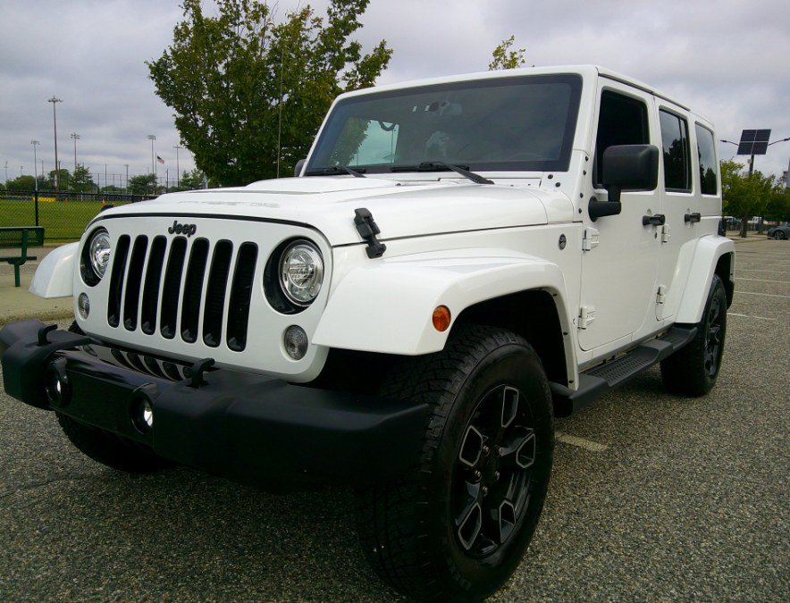 Used 2018 Jeep Wrangler Unlimited Sahara AWD/4WD image 29