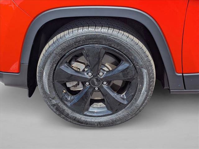 Used 2021 Jeep Cherokee Latitude Plus FWD image 30