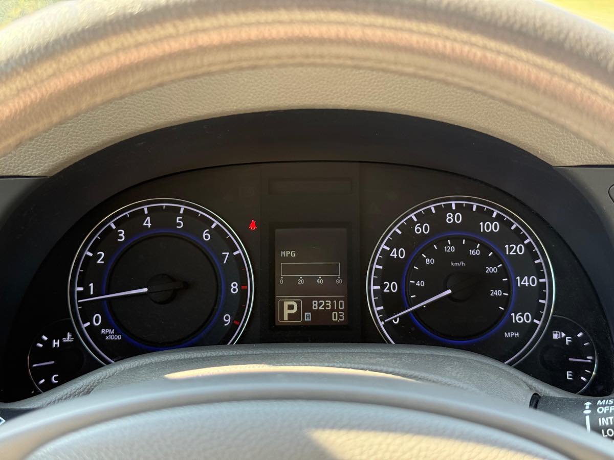 Used 2011 INFINITI G25 Journey w/ Moonroof Pkg RWD image 16