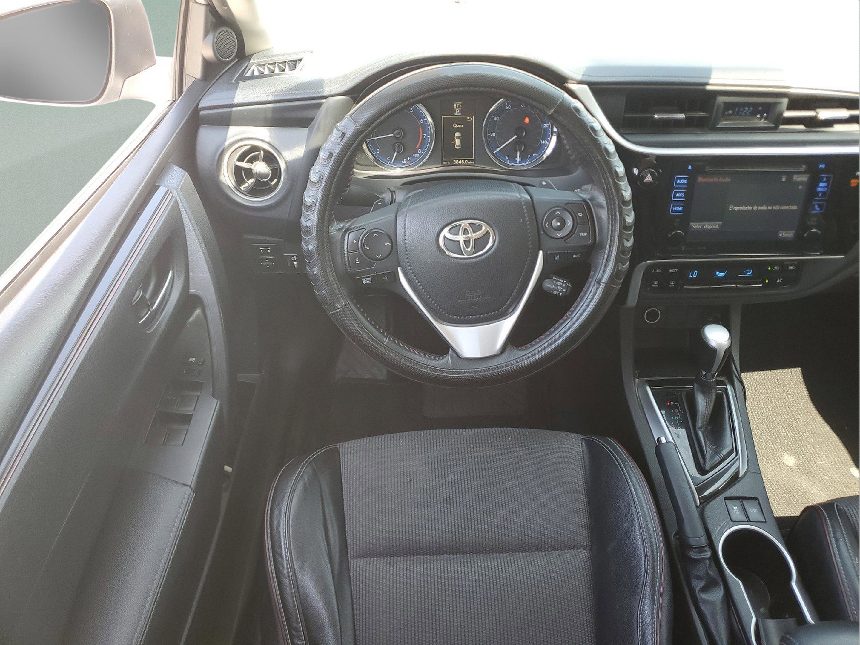 Used 2017 Toyota Corolla SE 50th Anniversary FWD image 9